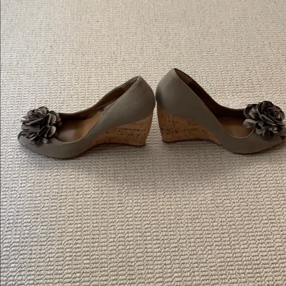 Beverly Feldman open toe wedge heel pump - Picture 2 of 4